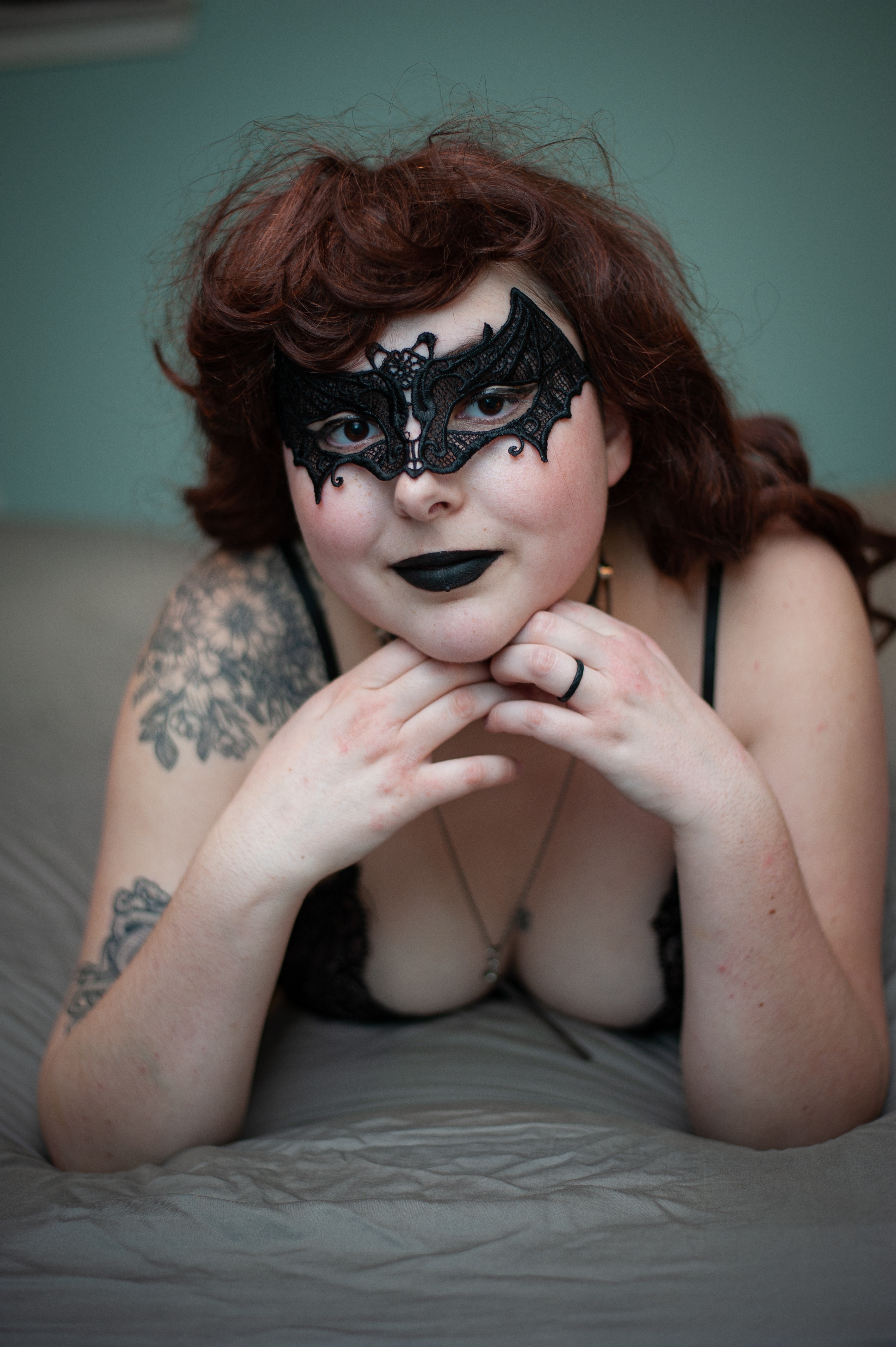 nude alexandra.ghost curves