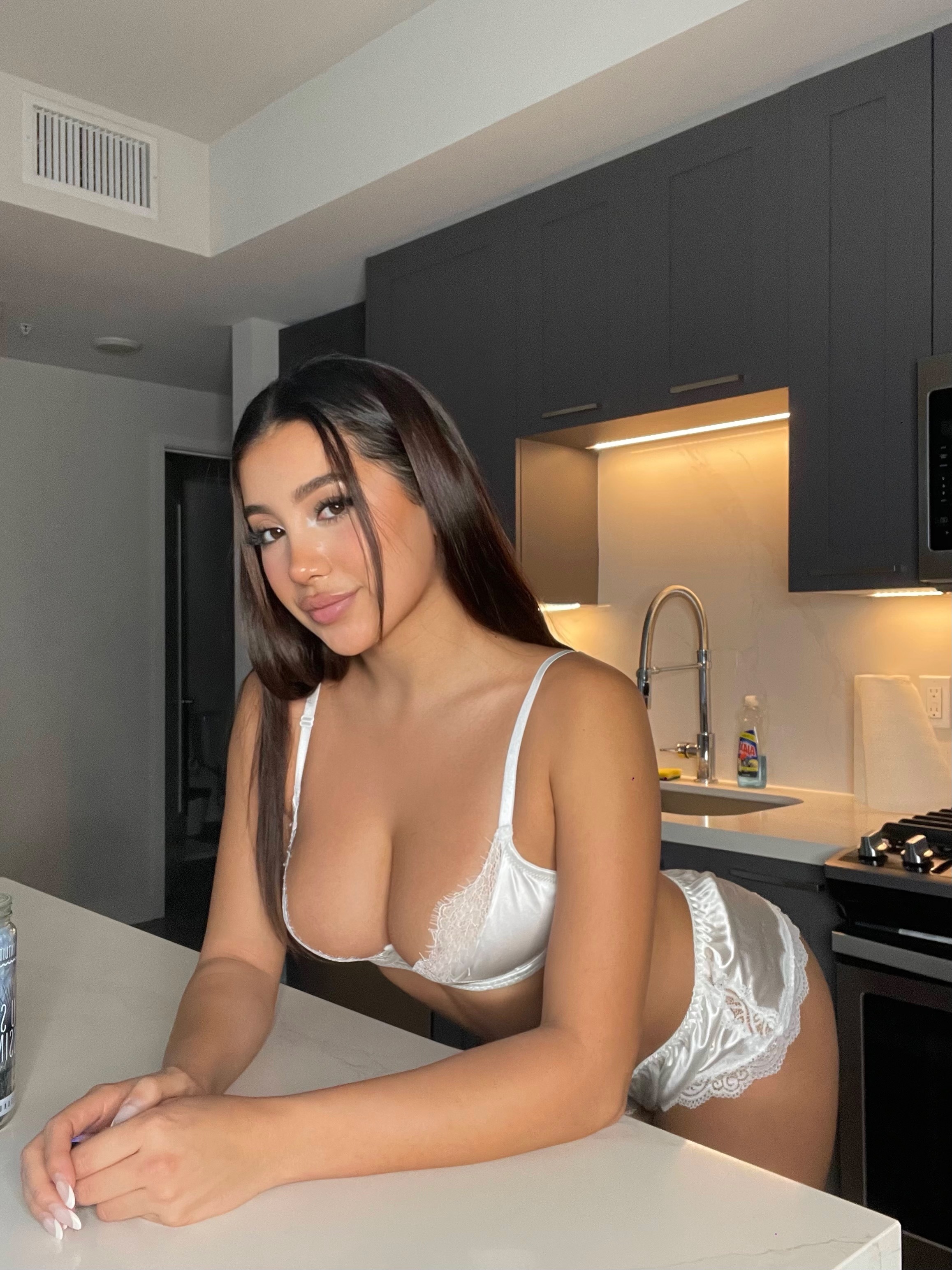 nude elleroseexo countries