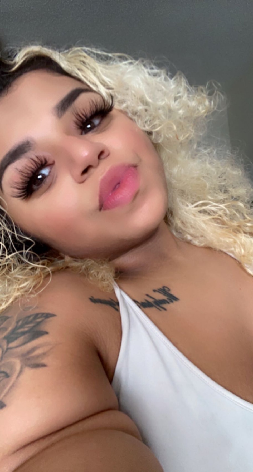 xoqueenpeachez OnlyFans masturbation